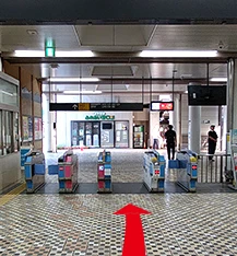 反町の改札